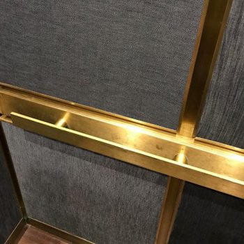 چرا آسانسور دارای دستگیره است